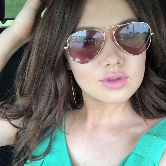 Meet your Posher, Mackenzie - Picture 1 of 1